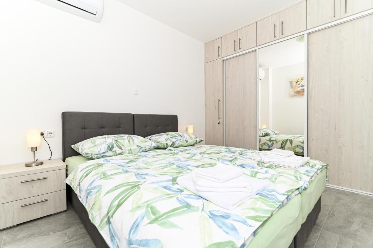 Luxury Apartment With Swimming Pool Ana Trogir Extérieur photo