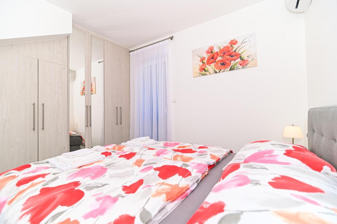 Luxury Apartment With Swimming Pool Ana Trogir Extérieur photo