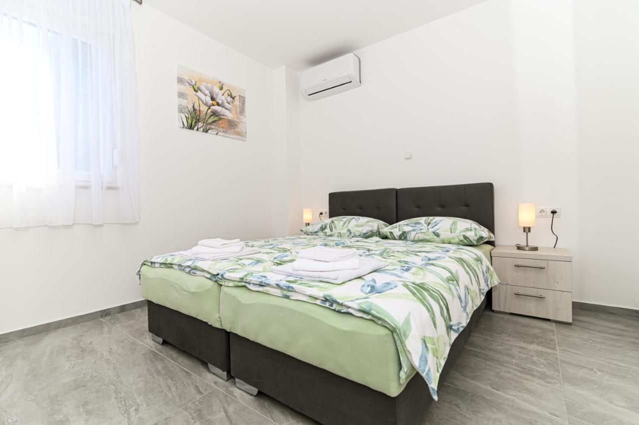 Luxury Apartment With Swimming Pool Ana Trogir Extérieur photo
