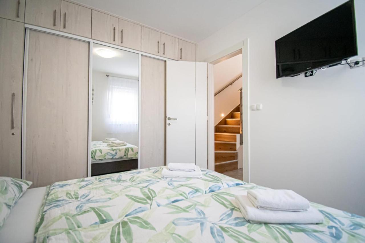 Luxury Apartment With Swimming Pool Ana Trogir Extérieur photo